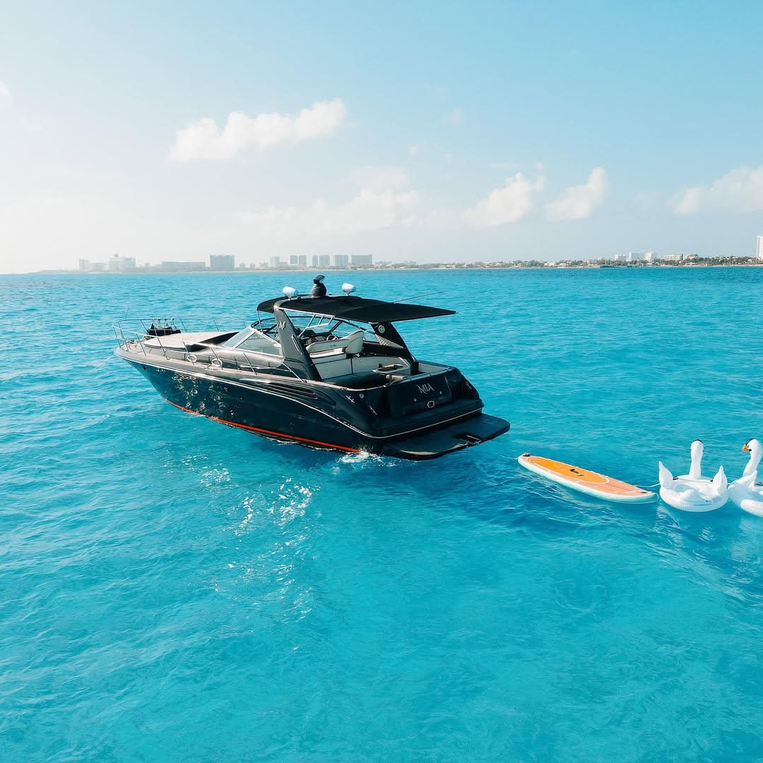 Mia 43 ft luxury yacht rental in Cancun - accommodates 15 guests