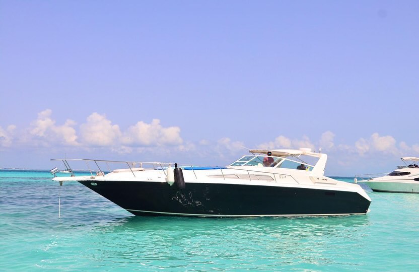 Shana 46 ft luxury yacht rental in Cancun - accommodates 15 guests