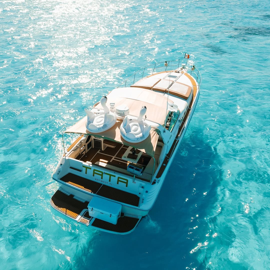 Tata 43 ft luxury yacht rental in Cancun - accommodates 15 guests